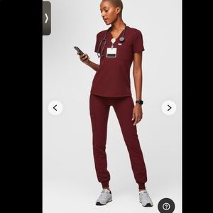 Burgundy Figs Catarina one pocket top size M &  Zamora joggers size M